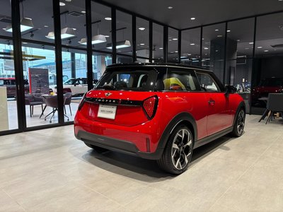 صورة 9 لـ 2025 MINI COOPER