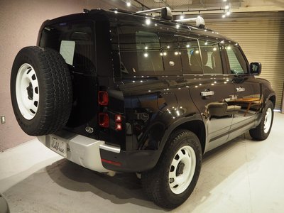 LAND ROVER DEFENDER - 4