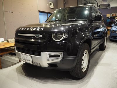 LAND ROVER DEFENDER - 1
