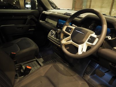 LAND ROVER DEFENDER - 2