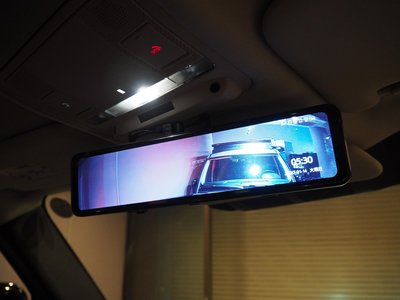 LAND ROVER DEFENDER - 6