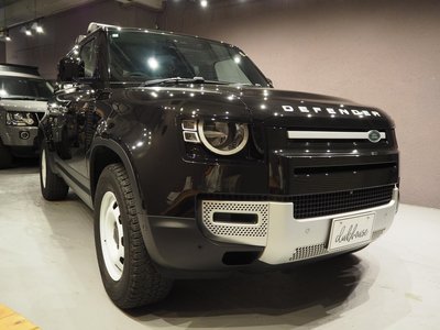 LAND ROVER DEFENDER - 9