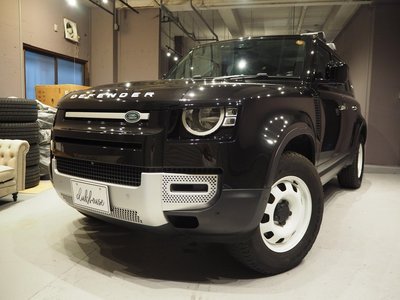 LAND ROVER DEFENDER - 1