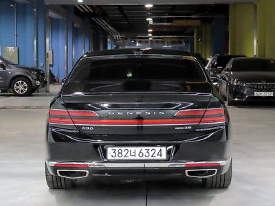 صورة 2 لـ 2020 Genesis G90