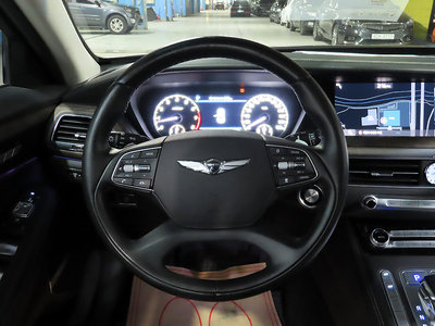صورة 10 لـ 2020 Genesis G90