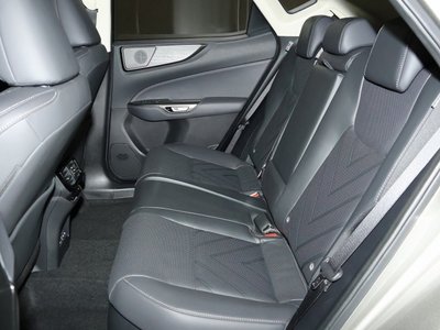صورة 6 لـ 2023 Lexus NX