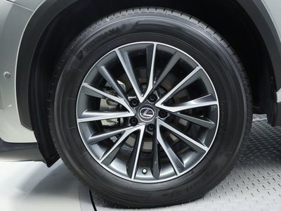 صورة 8 لـ 2023 Lexus NX