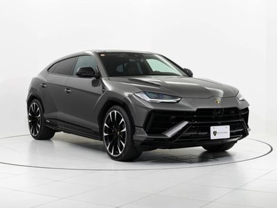 LAMBORGHINI URUS - 2