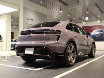 PORSCHE MACAN - 7