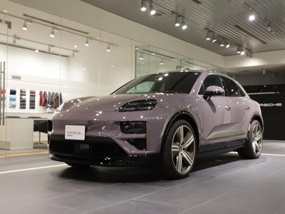 PORSCHE MACAN - 3