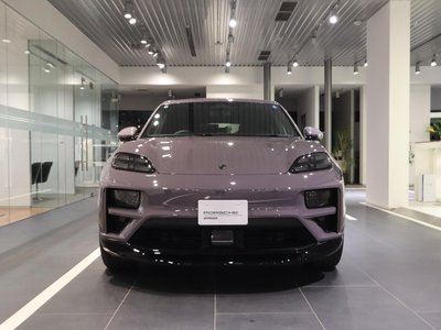 PORSCHE MACAN - 4