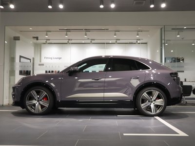 PORSCHE MACAN - 10