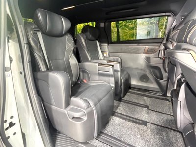 TOYOTA VELLFIRE - 9