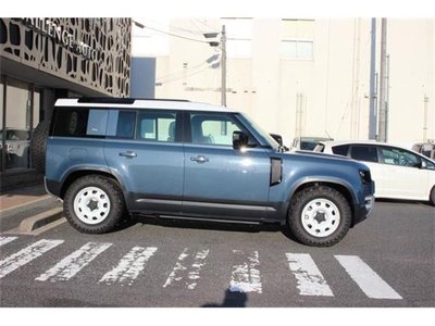 LAND ROVER DEFENDER - 4