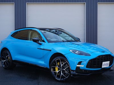 ASTON MARTIN DBX