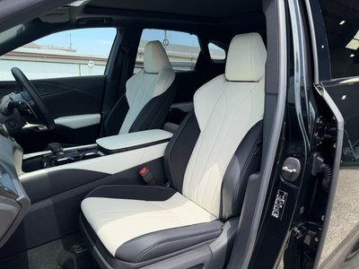 صورة مصغرة 67 لـ 2025 Lexus RX