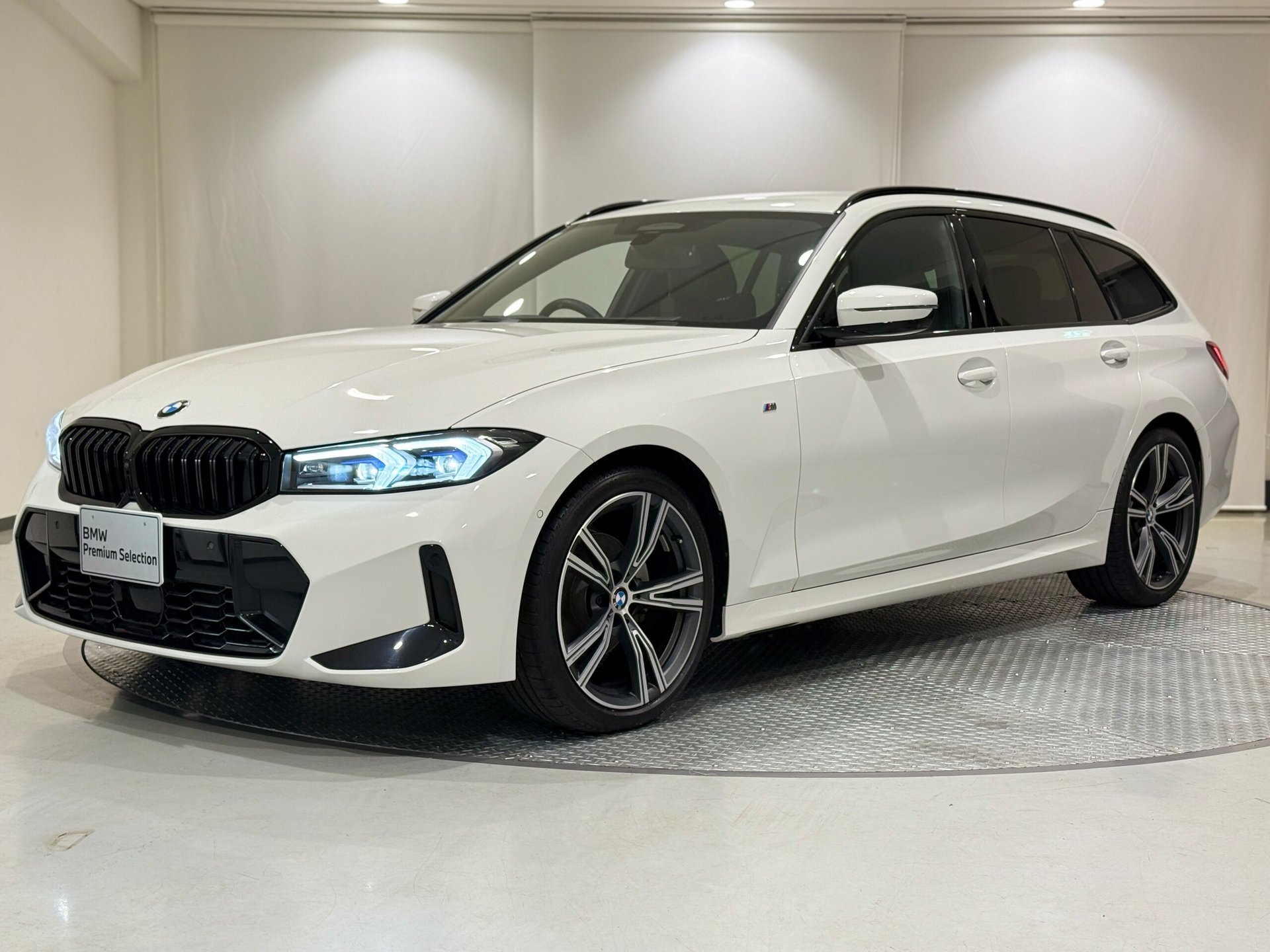 BMW 3 SERIES TOURING - View 1