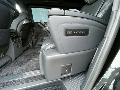 2024 Lexus LM — миниатюра 125