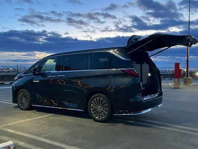 2024 Lexus LM — миниатюра 18