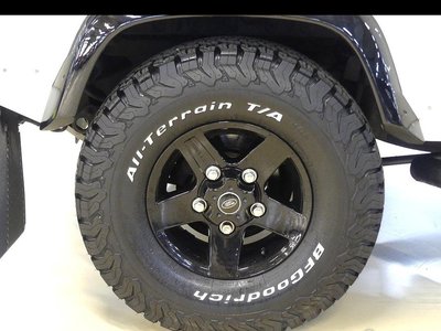 LAND ROVER DEFENDER - 6