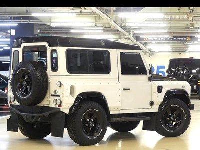 LAND ROVER DEFENDER - 4