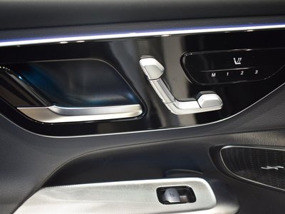 2025 Mercedes-BENZ GLC — миниатюра 28