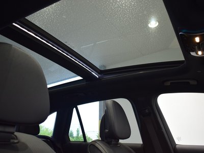 2025 Mercedes-BENZ GLC — миниатюра 11