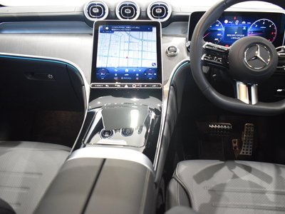 2025 Mercedes-BENZ GLC — миниатюра 17