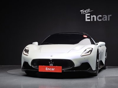 MASERATI MC20 - 2