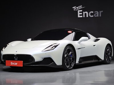 MASERATI MC20 - 1