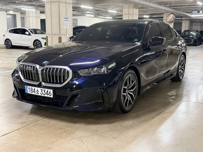 2025 BMW 5 SERIES — фото 1