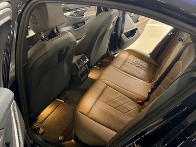 2025 BMW 5 SERIES — фото 10