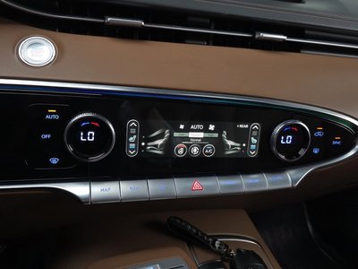 2022 Genesis GV70 — миниатюра 16