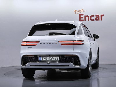 صورة 3 لـ 2022 Genesis GV70