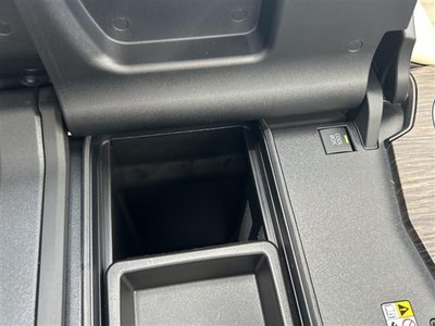 TOYOTA LAND CRUISER 300 - 8