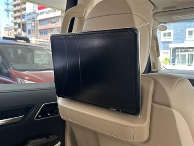 TOYOTA LAND CRUISER 300 - 6