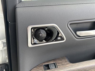 TOYOTA LAND CRUISER 300 - 5