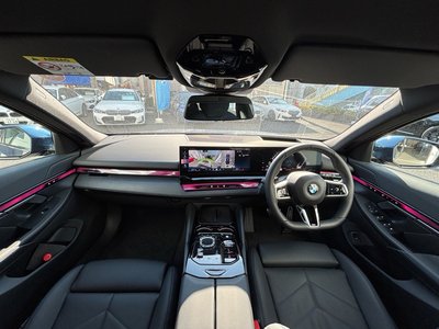 BMW 5 SERIES TOURING - 9