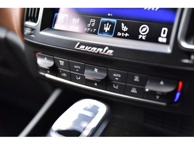 صورة 8 لـ 2020 Maserati LEVANTE