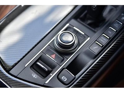 صورة 9 لـ 2020 Maserati LEVANTE
