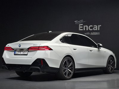 BMW 5 SERIES - 4