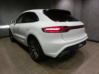 PORSCHE MACAN - 4