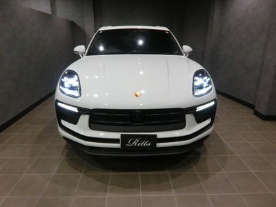 PORSCHE MACAN - 2