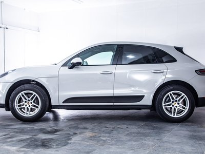 PORSCHE MACAN - 10