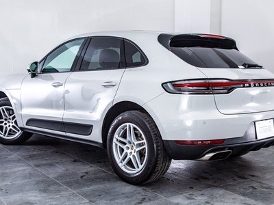 PORSCHE MACAN - 10