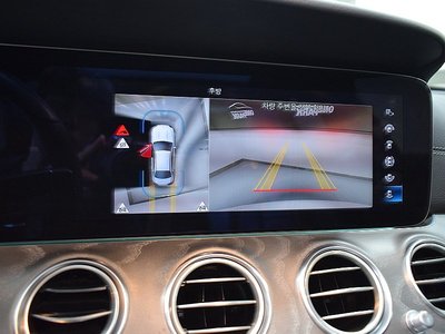 2021 Mercedes-BENZ E-CLASS thumbnail 13