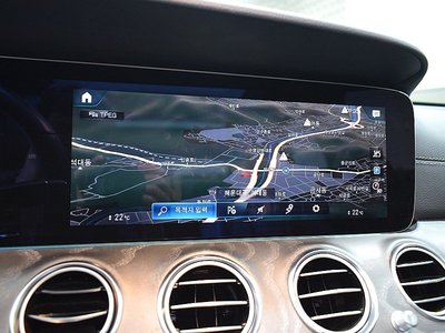 2021 Mercedes-BENZ E-CLASS thumbnail 12
