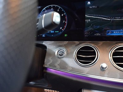2021 Mercedes-BENZ E-CLASS thumbnail 11