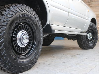 TOYOTA LAND CRUISER 80 - 9