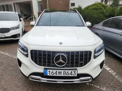 MERCEDES-BENZ GLB